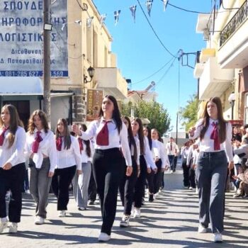 Με κάθε επισημότητα η μαθητική παρέλαση για την 28η Οκτωβρίου στον Δήμο Βιάννου