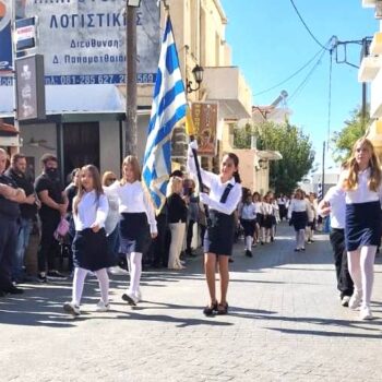 Με κάθε επισημότητα η μαθητική παρέλαση για την 28η Οκτωβρίου στον Δήμο Βιάννου