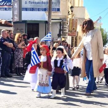 Με κάθε επισημότητα η μαθητική παρέλαση για την 28η Οκτωβρίου στον Δήμο Βιάννου